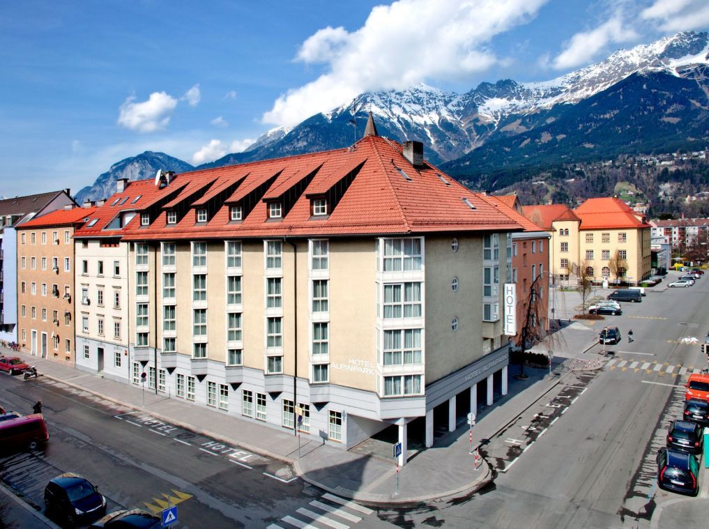 hotel in innsbruck mit parkplatz